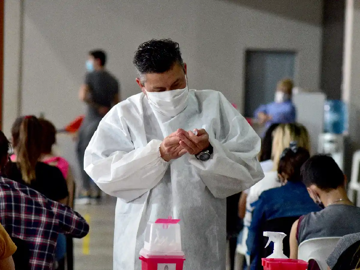 Este viernes vacunarán con dosis de Sinopharm