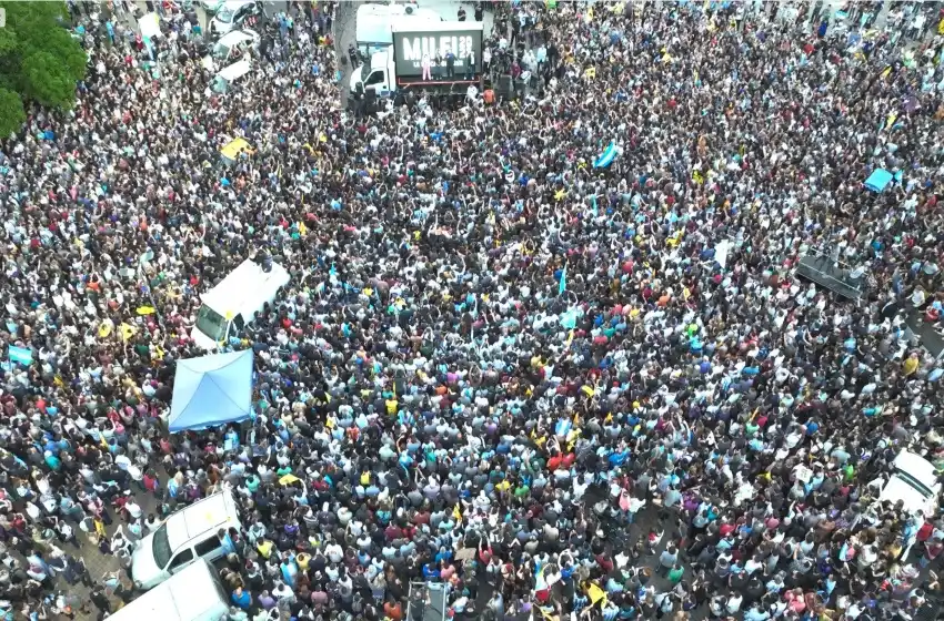 Milei en Rosario: “¿De qué miedo hablamos si tenemos más del 40% de pobres?”