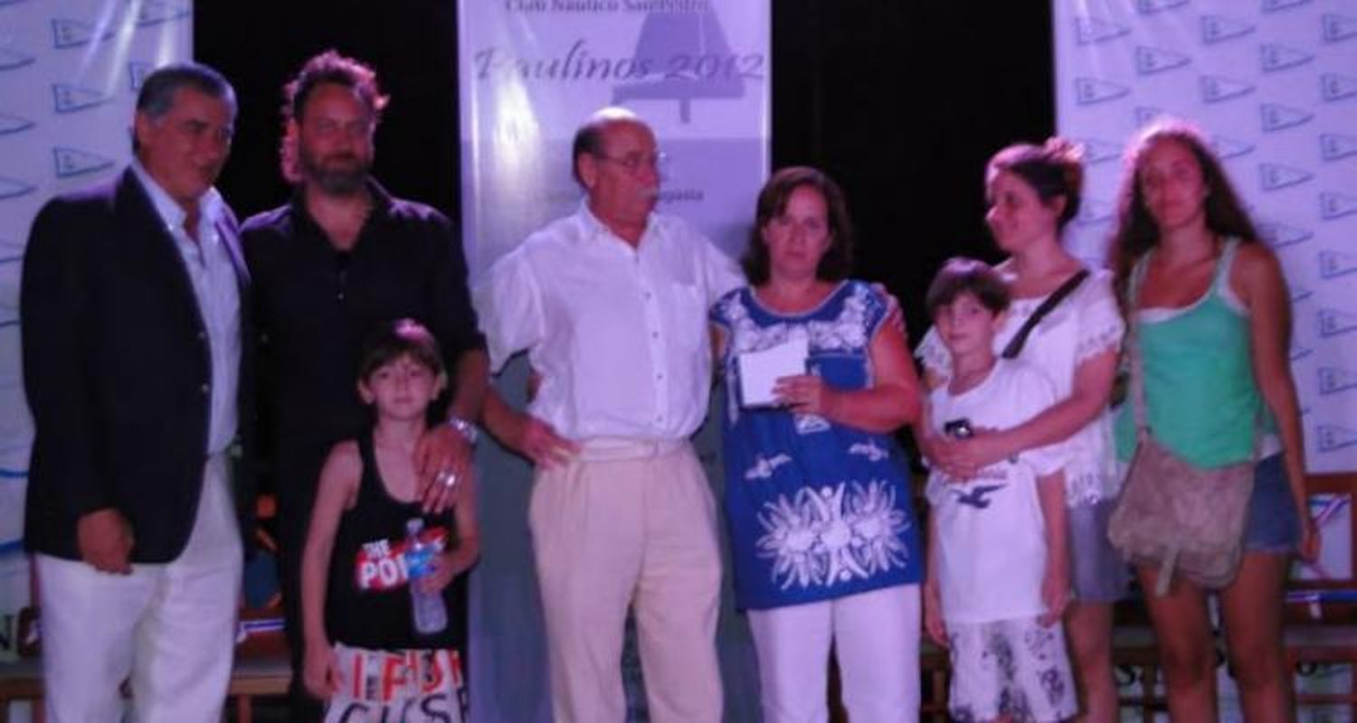 Náutico reconoció a todos sus deportistas
