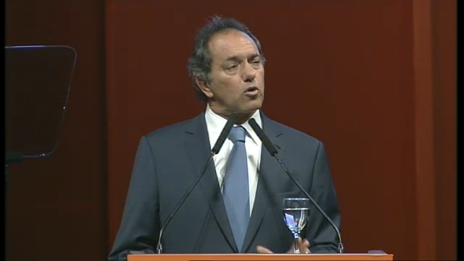 Elecciones 2015: En La Plata, Scioli destacó su gestión y criticó a Massa y a Macri
