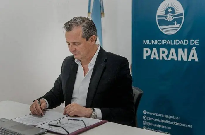 Adán Bahl anuncio su pretensión de ser candidato a Gobernador
