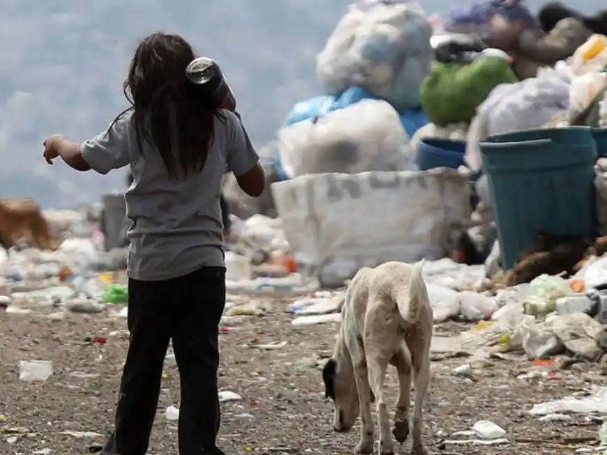 Según UNICEF, la pobreza infantil bajó en la Argentina al 42,3% en 2025