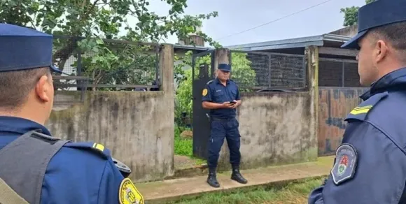 Un niño llevó un arma a la escuela, se la mostró a sus compañeros y la Policía allanó su casa