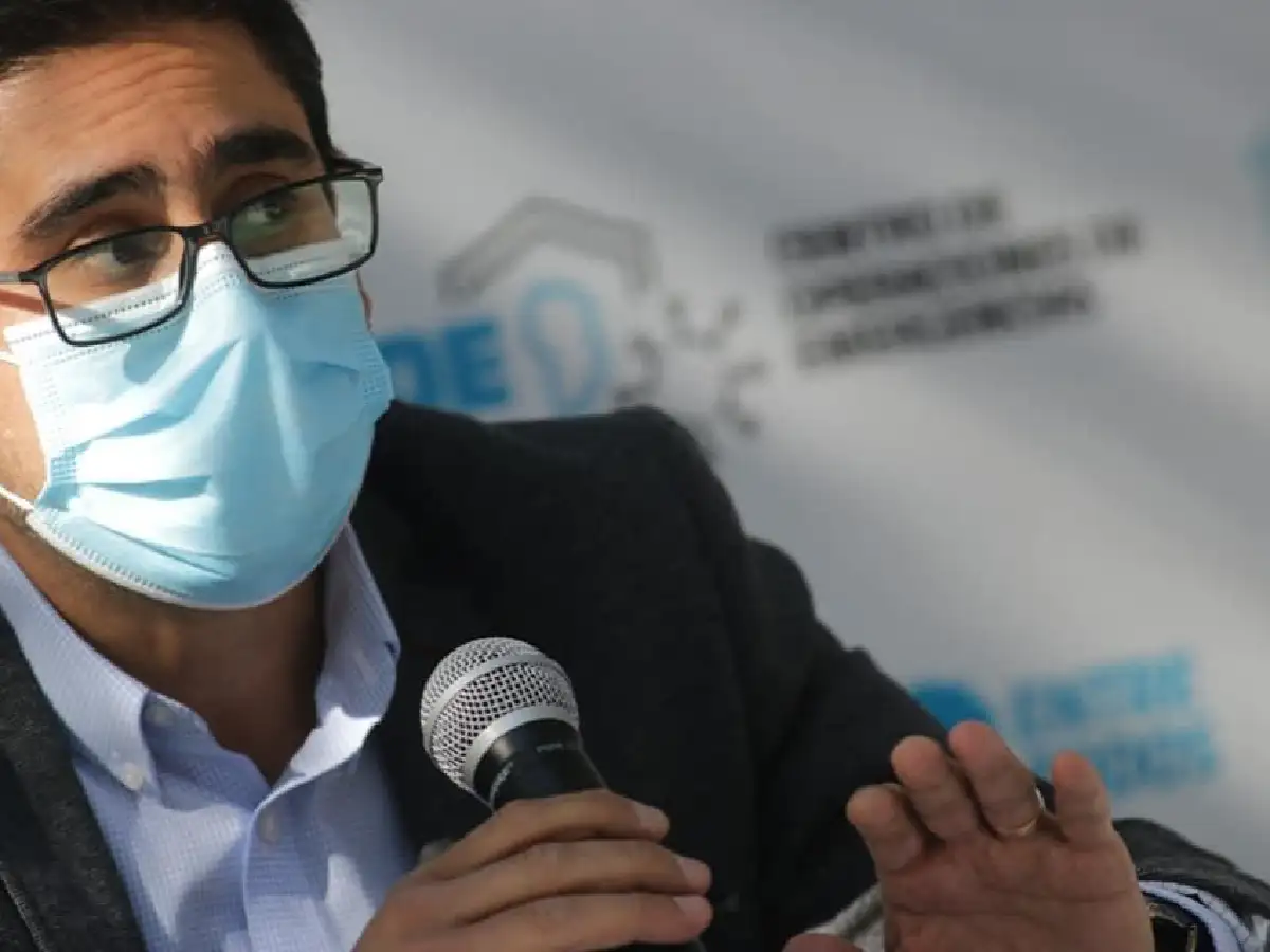 Operaron con éxito al ministro Cardozo