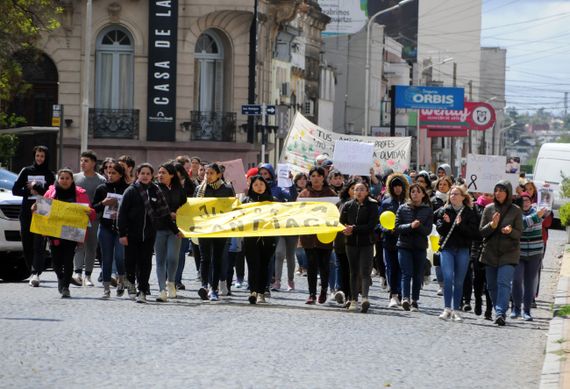 “Tus amigos y profes no te vamos a olvidar Santi”