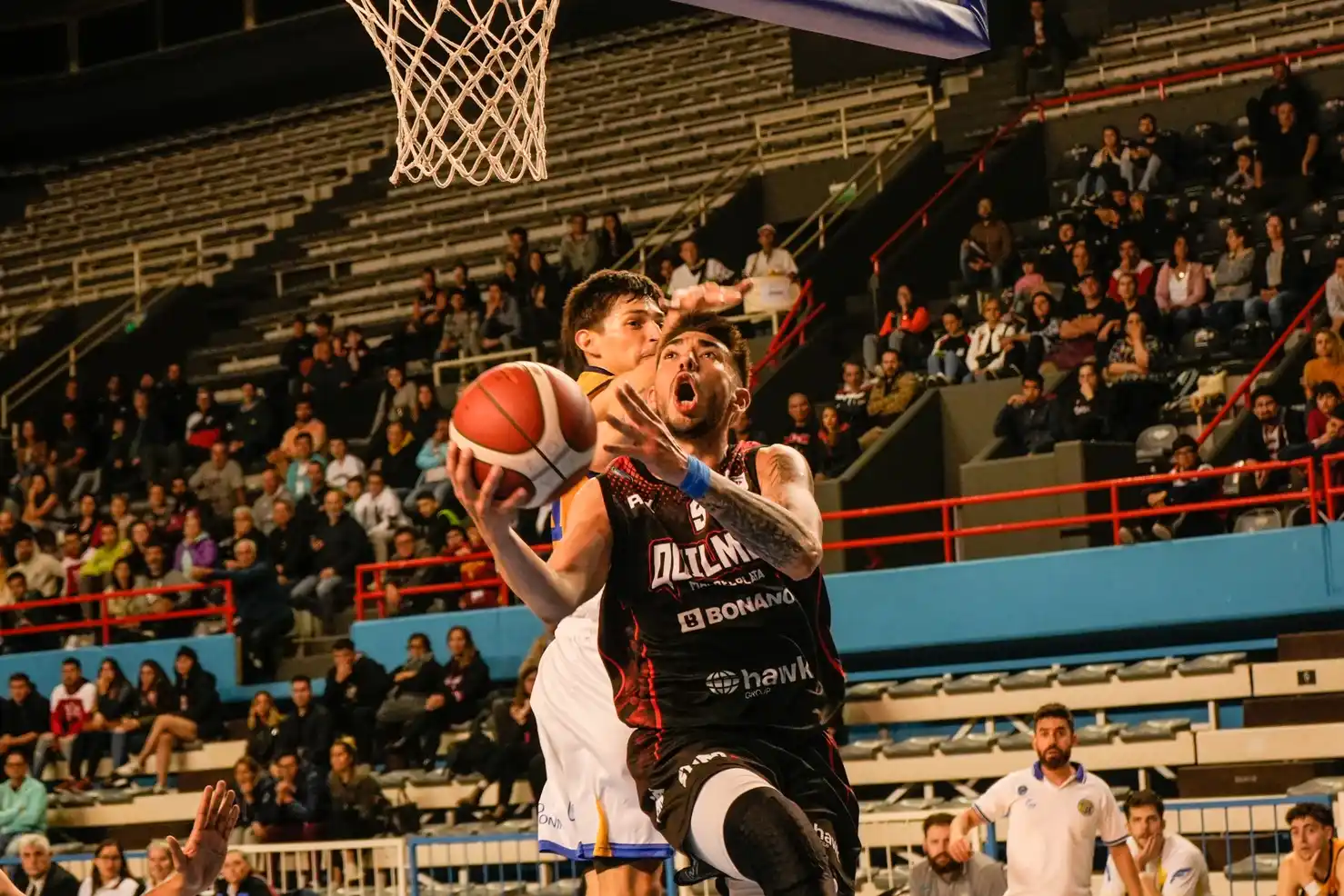Dura caída de Quilmes en el Polideportivo