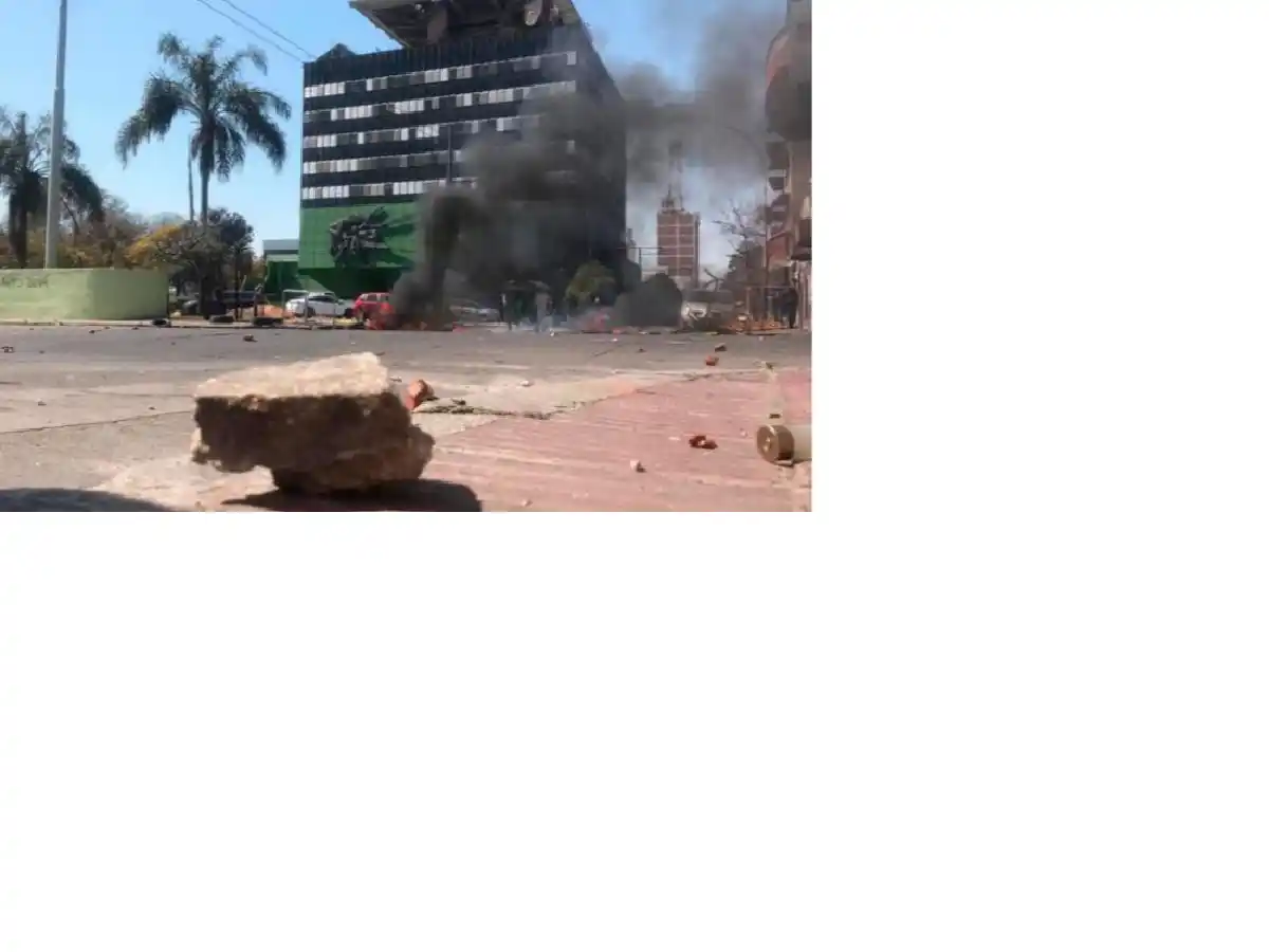 Multaron a Luz y Fuerza por las protestas