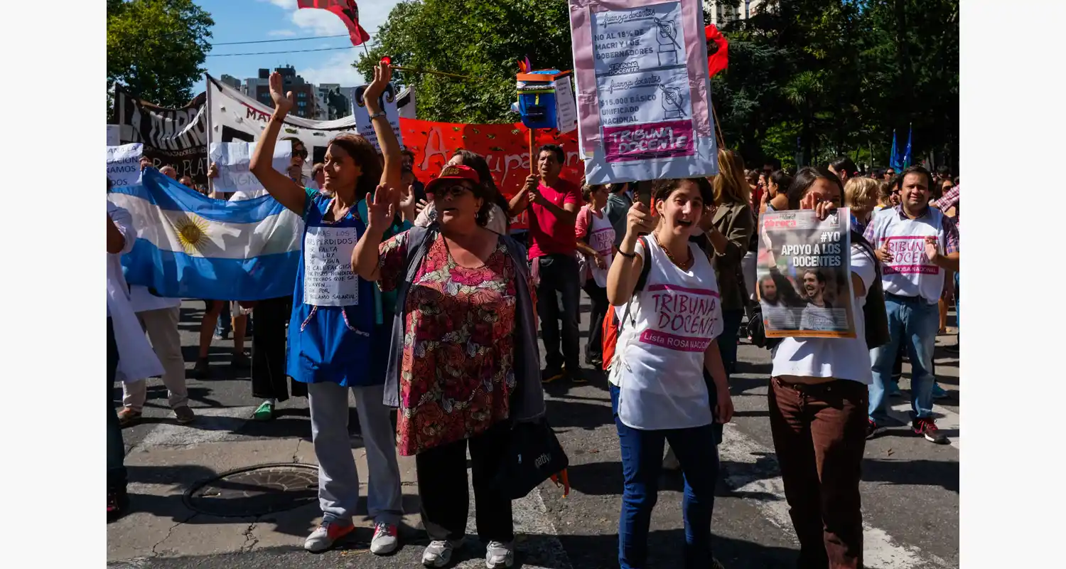 Ordenan que Vidal respete el derecho a huelga