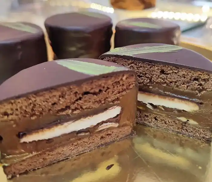 Degustar las cremas heladas artesanales de Il Volo complementan la aventura de conocer un destino turístico soñado.