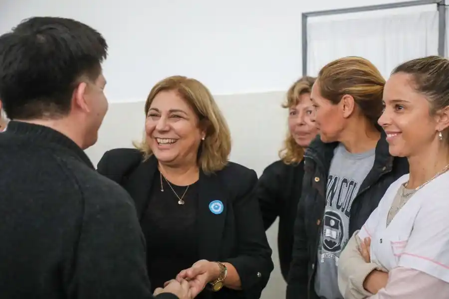 La provincia entregó equipamientos de alta tecnología para centros de Salud