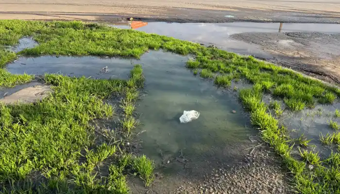 El camión debostructor llegó al barrio San Francisco.