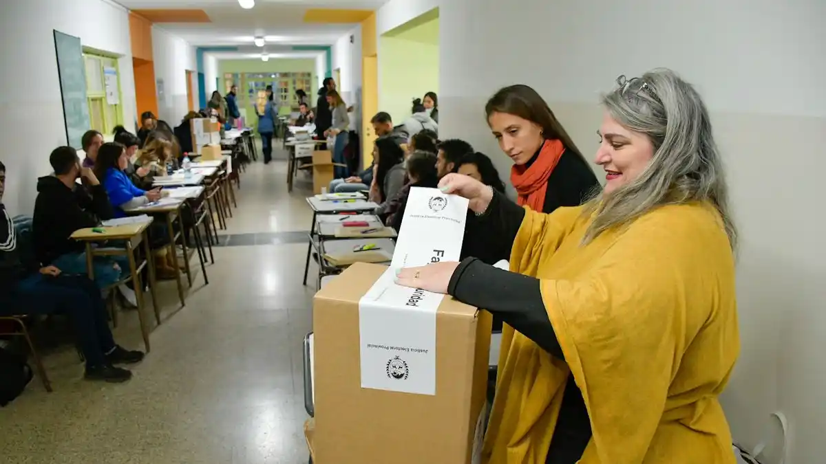 Elecciones 2023: Los oficialismos se impusieron en Tucumán y Mendoza, y en San Luis Adolfo Rodríguez Saá le ganó la pulseada a su hermano