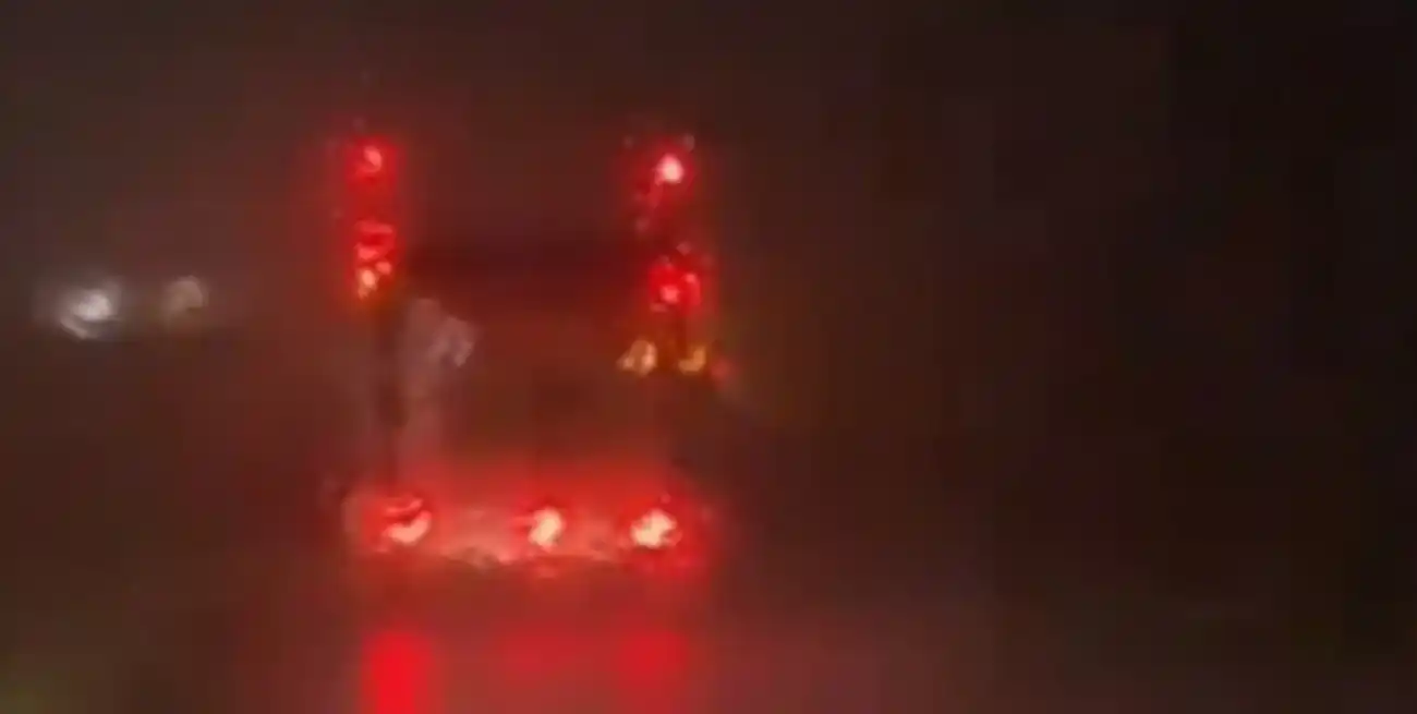 Las imágenes muestran la baja visibilidad, por la tormenta.