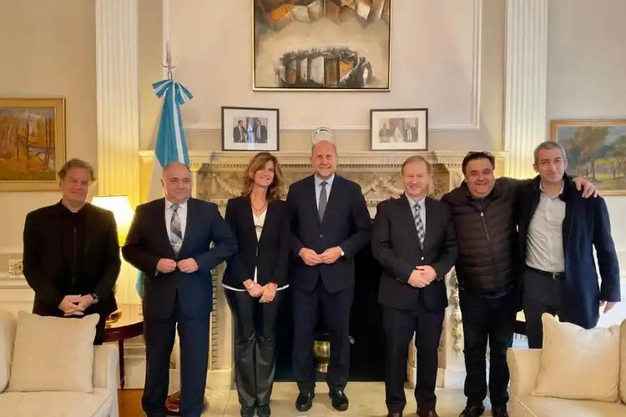 Perotti se reunió en Estados Unidos con inversores para promover el ingreso al mercado de productos santafesinos