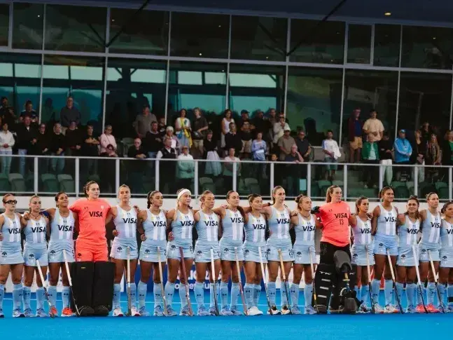 Las Leonas cayeron ante Inglaterra en el cierre de la Pro League donde terminaron en el segundo lugar. Foto:CAH