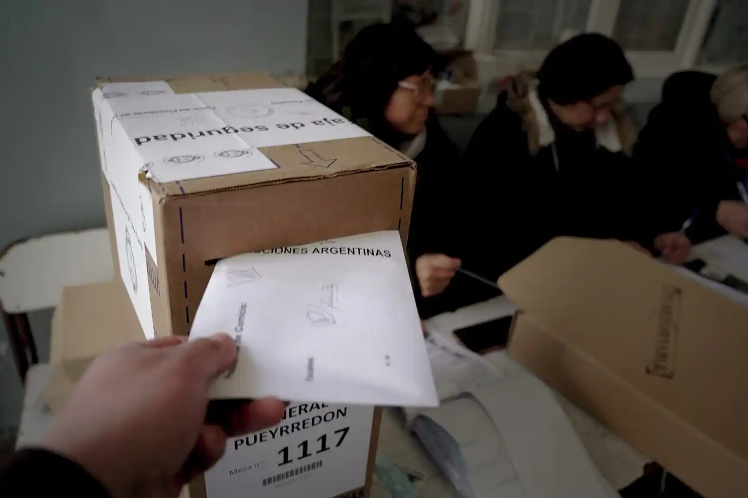 Los tandilenses acudirán nuevamente a los centros de votación.