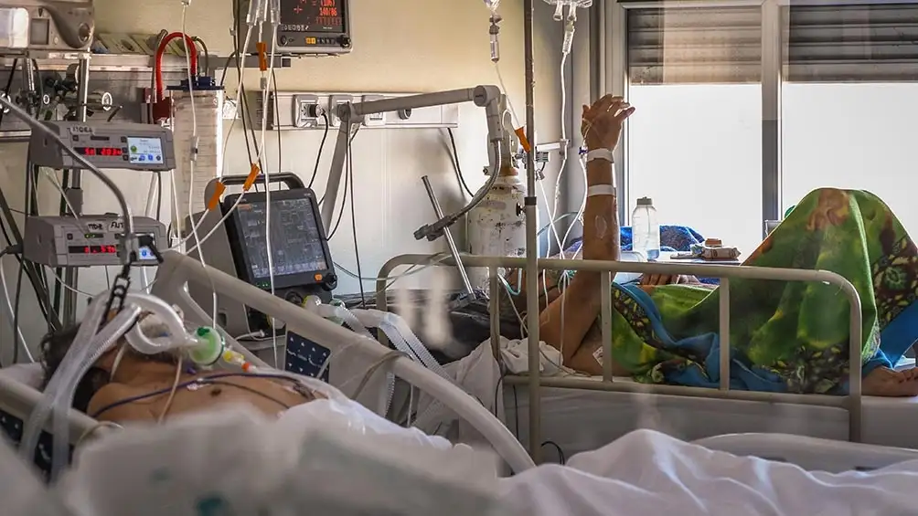 Tiene 15 años y está grave por covid: Evalúan derivarlo a la Fundación Favaloro