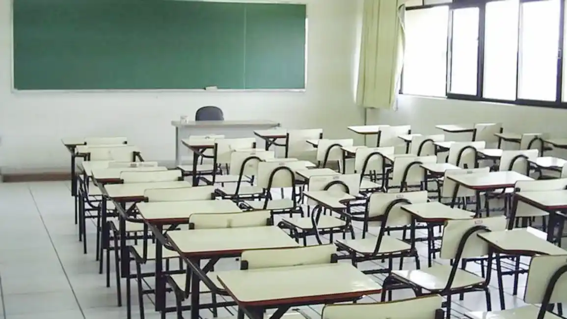 Sin clases, colectivos, taxis, ni recolección de residuos