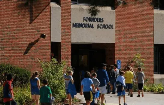 Juez suspende decreto de Trump para eliminar el Departamento de Educación de EE.UU.