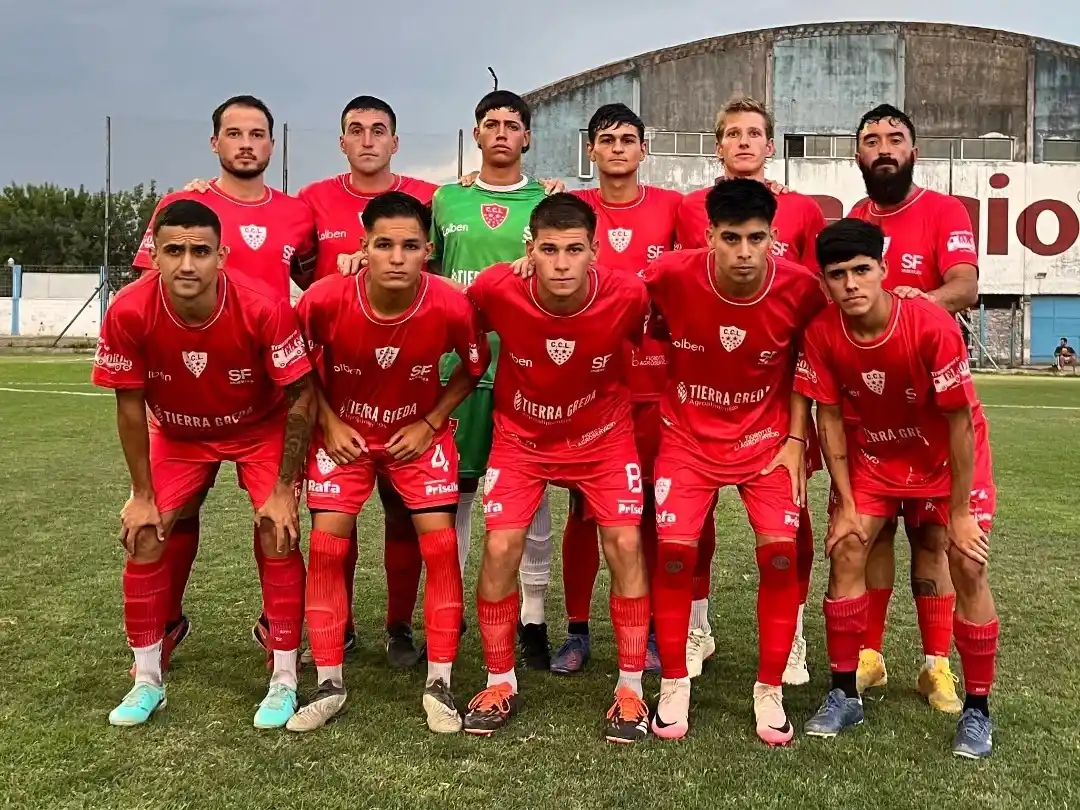 Central Larroque clasificó invicto a octavos de final (Facebook CCL).