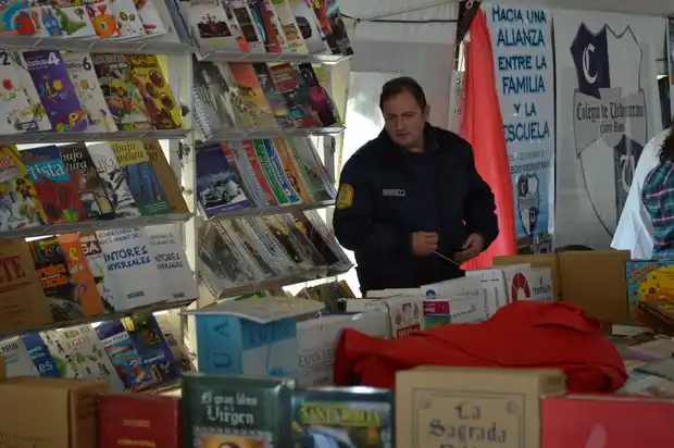 La Policía investiga un supuesto robo en la Feria del Libro por 30 mil pesos