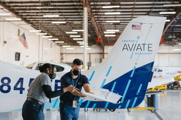 To address pilot shortage United Airlines launched flight academy