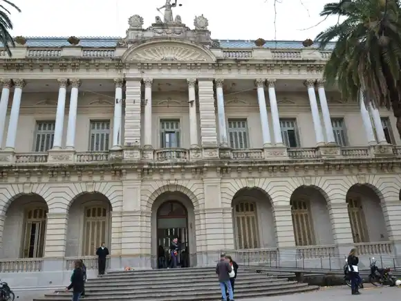 La UNR y el Colegio de Abogados celebrarán jornadas para analizar las reformas constitucionales de la provincia