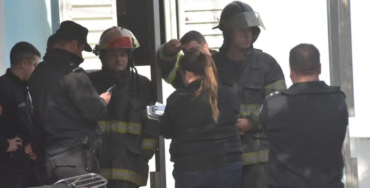 Se encuentra grave uno de los policías herido en el incendio de la subcomisaria 14ta.