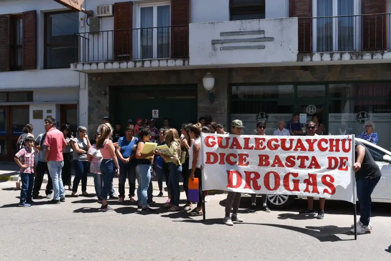 Vecinos de La Cuchilla entregaron el petitorio al juez Viri