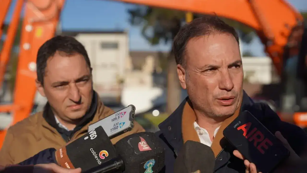 Comenzó la limpieza del Canal Malaquías como parte de un plan para intervenir 352 kilómetros en el centro santafesino - 2