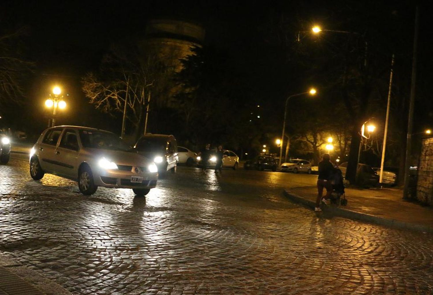Piden no girar a la izquierda en las avenidas semaforizadas