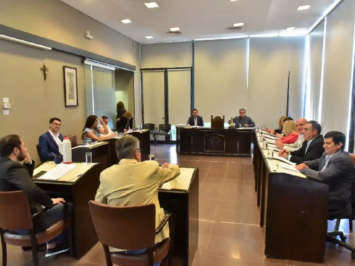 Obras, aulas, viviendas y becas para deportistas, entre los proyectos que el Ejecutivo elevó al Concejo