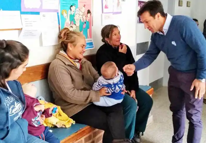 Rojas visito entidades y dialogó con vecinos