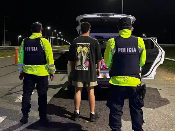 Manejaba sin documentación por ruta 34 y lo detuvieron con más de 600 pastillas de droga
