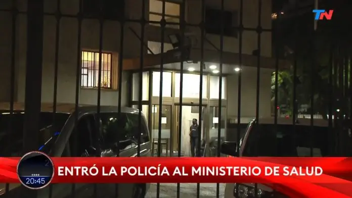 Allanaron las oficinas del Ministerio de Salud por la causa de las vacunas VIP