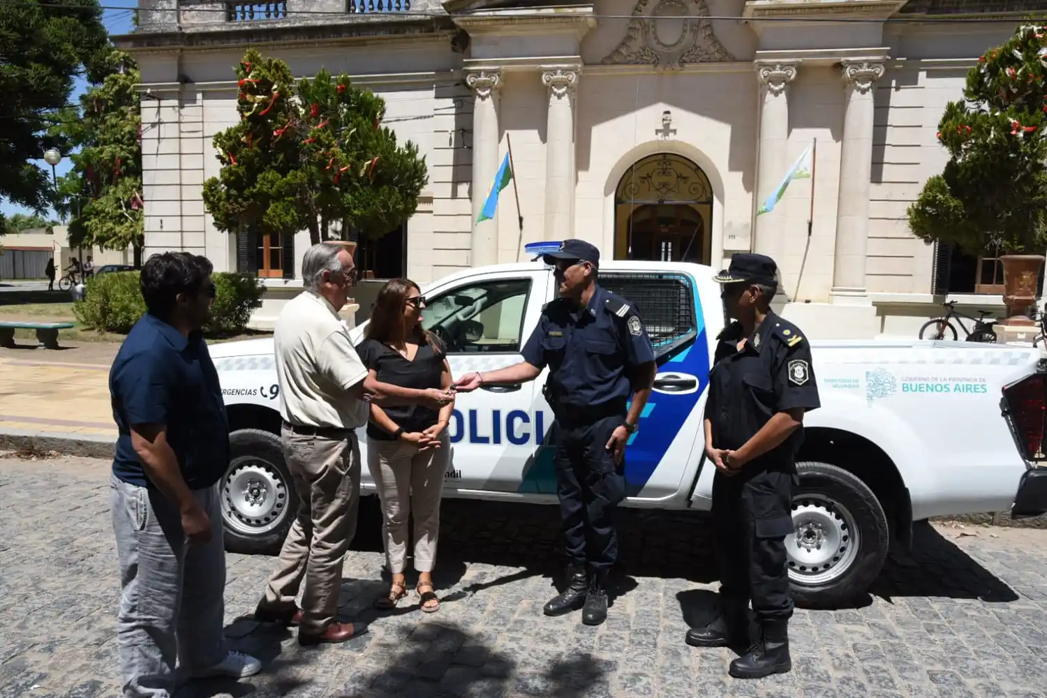 El acto de entrega del nuevo patrullero en María Ignacia (Vela).
