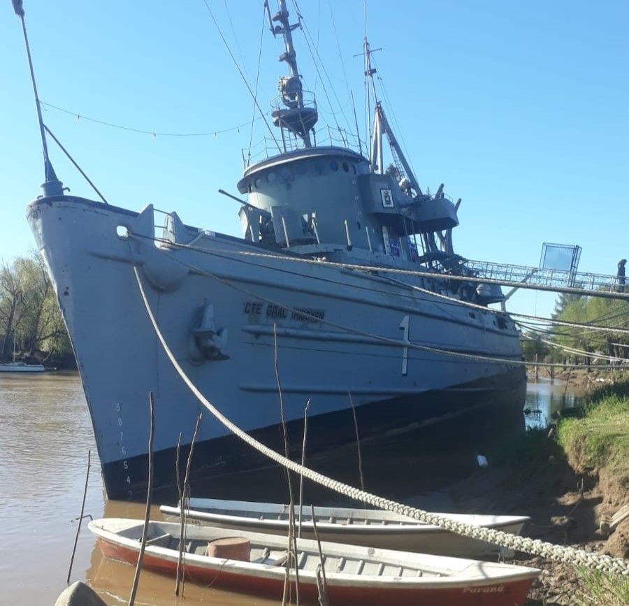 Este domingo un vecino registró la imagen del Buque Museo.