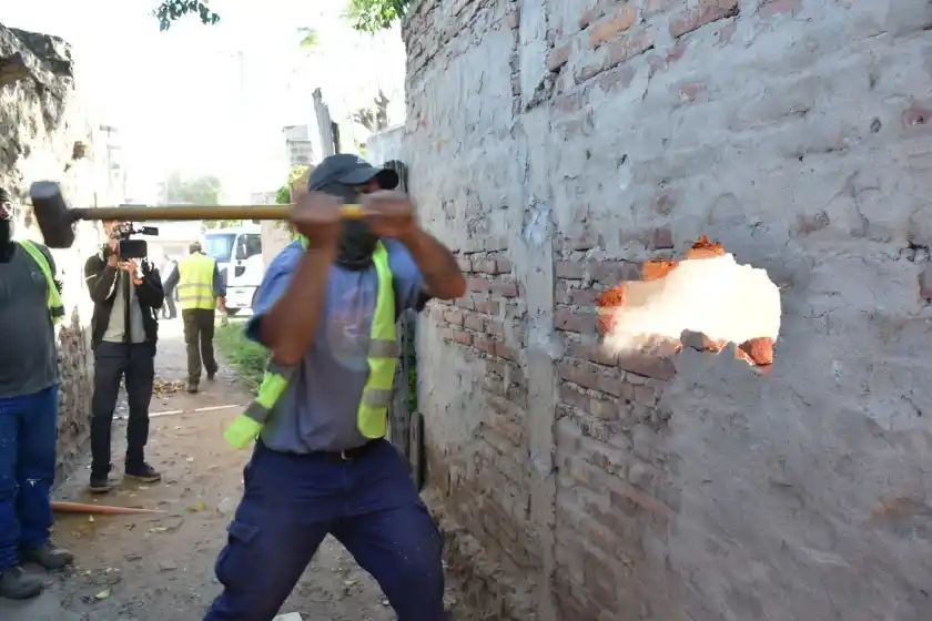 Derrumbe de punto de venta de drogas.