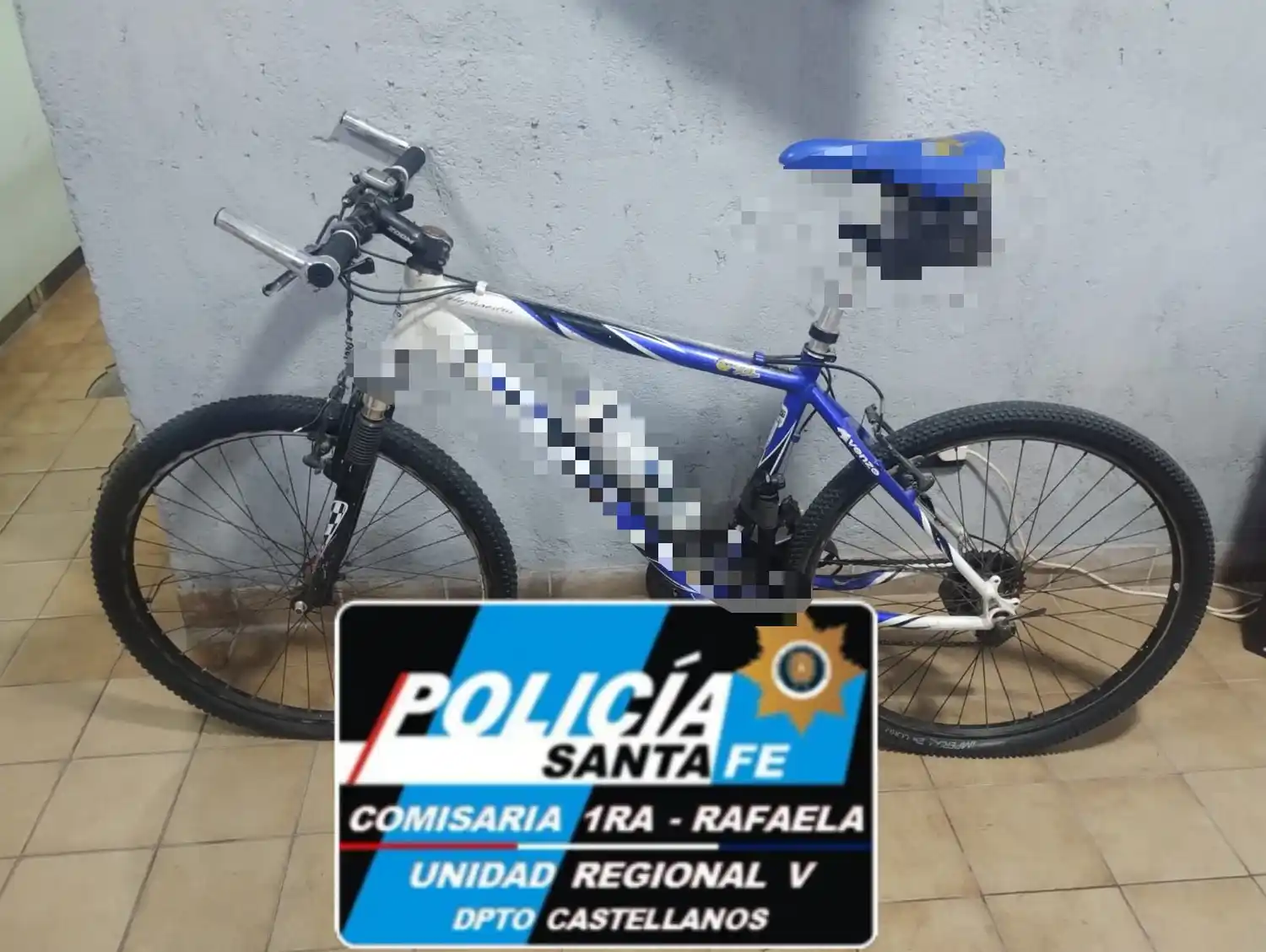 Saltó un tapial, robó una bicicleta y una bordeadora, y quedó detenido pocos minutos después