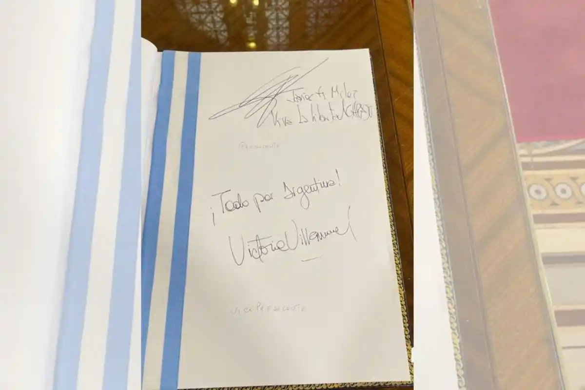 Milie debajo de su firma escribió "Viva la libertad, carajo", mientras que su vice escribió "todo por Argentina".