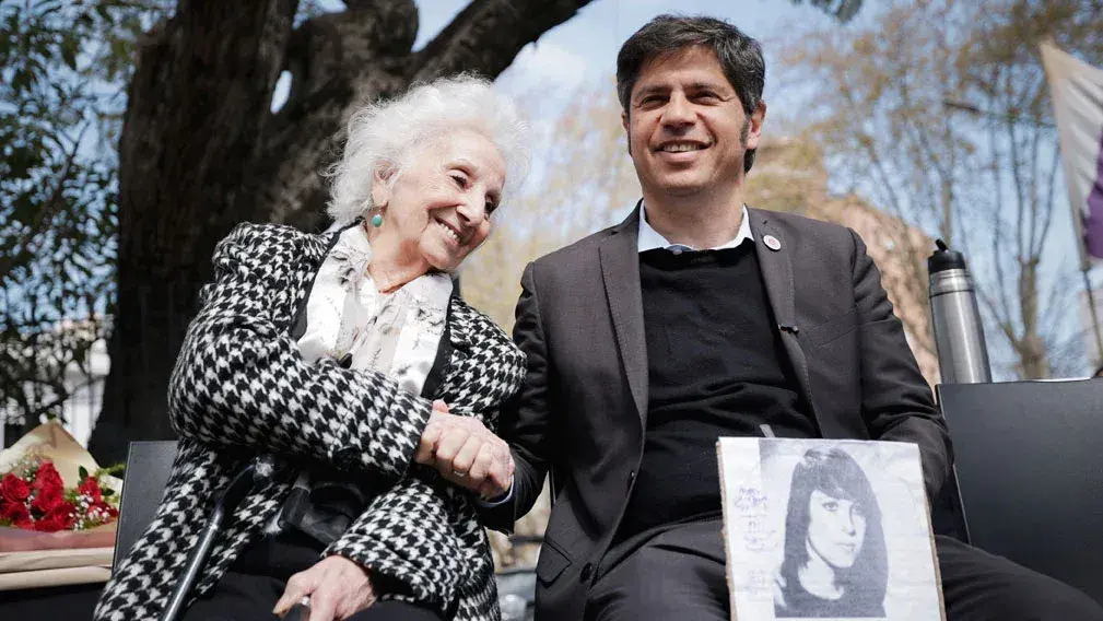 Kicillof y Carlotto encabezaron el homenaje en La Plata.