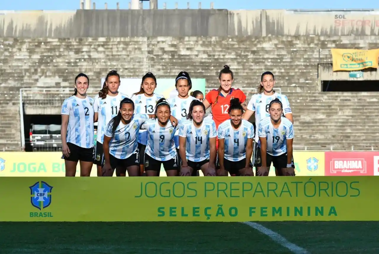 La formación argentina, con Barroso (2) y Núñez (14).