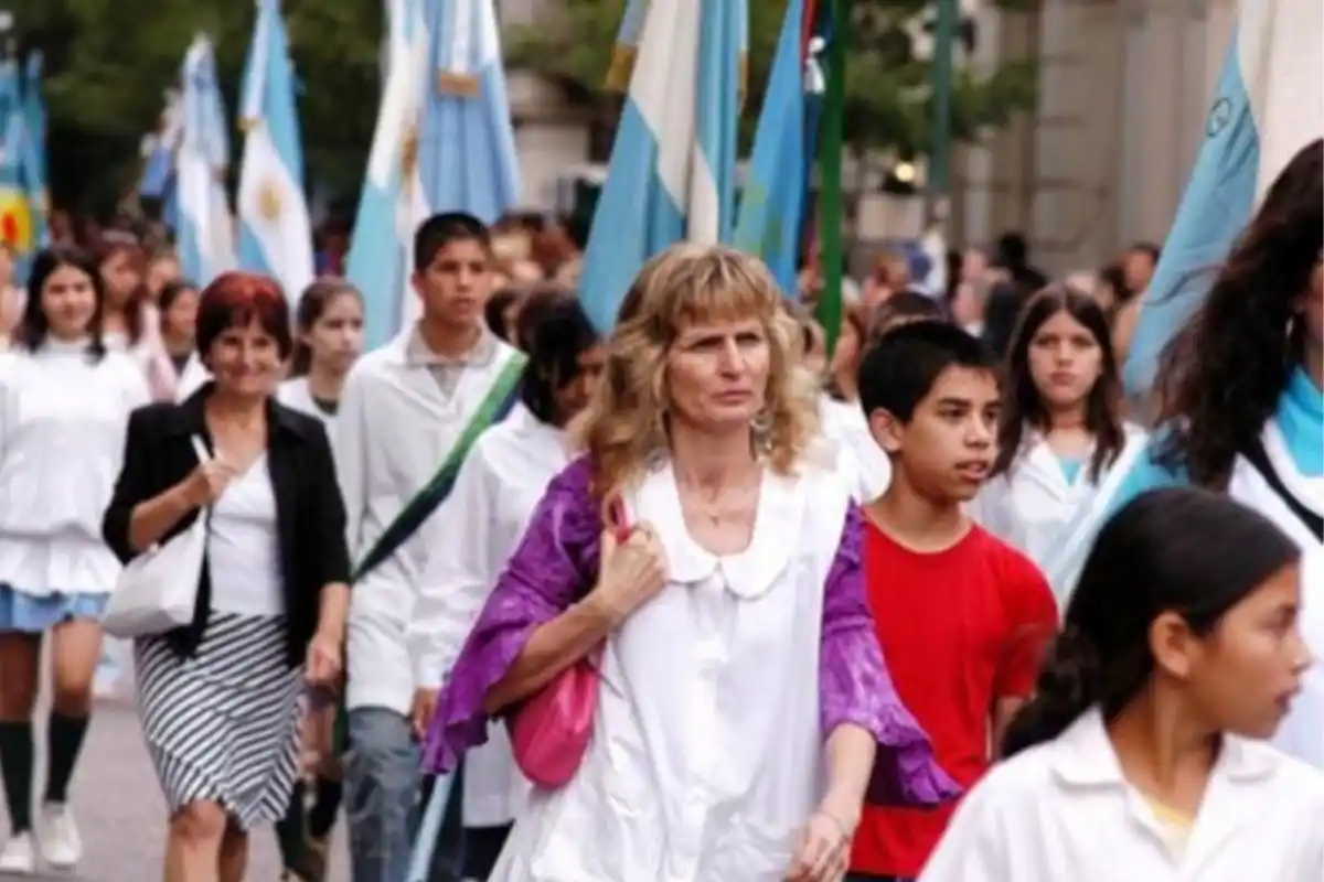 Los docentes tanto de escuelas públicas como privadas en la provincia de Santa Fe han dado su aprobación a la propuesta salarial presentada por el gobierno provincial.