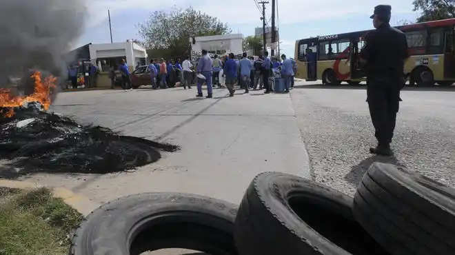 Conflicto en Línea 60: Cortes en Puente La Noria y Panamericana