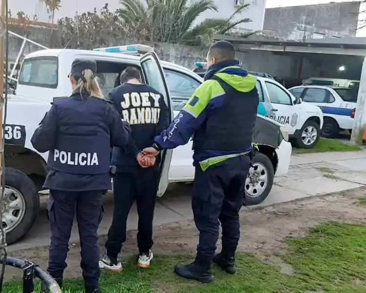 Lo descubrieron en plena fuga con varios elementos robados