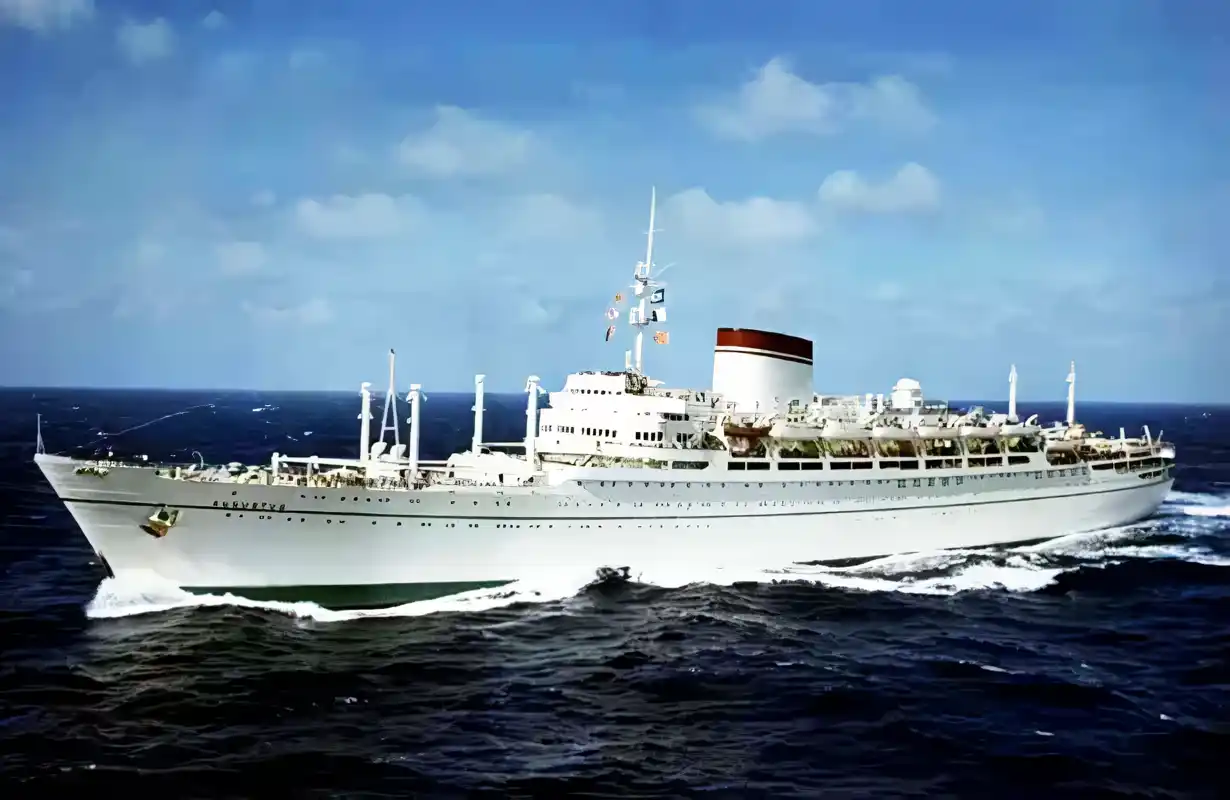 Transatlántico Augustus