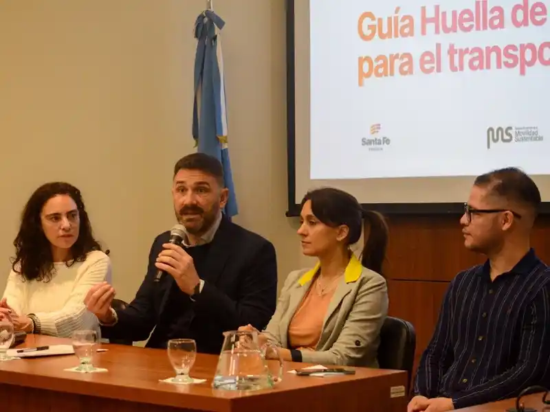 La presentación fue encabezada por el ministro de Medio Ambiente Enrique Estévez.