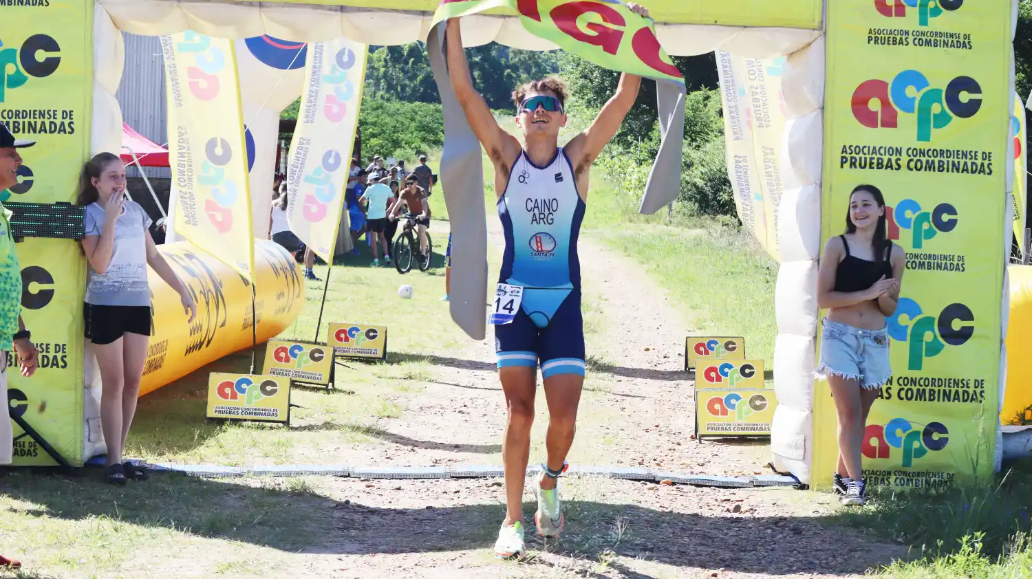 Los paceños Anahí Díaz y Julián Caino dominaron el Trilago
