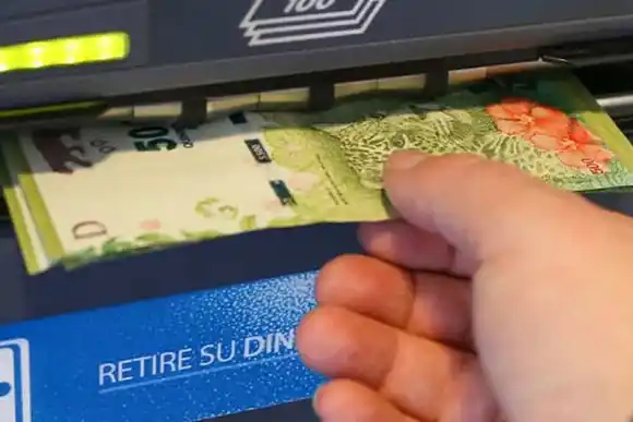 Provincia pagará por complementaria el aumento de julio a todos los docentes y administración central