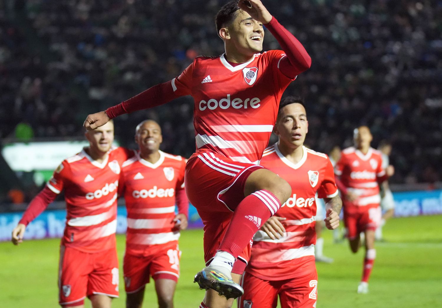 Solari festeja el segundo gol de River.